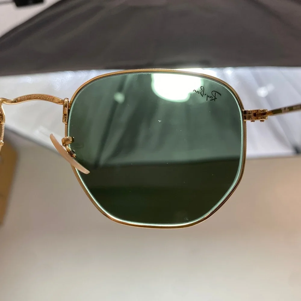 Ray-Ban see scratches